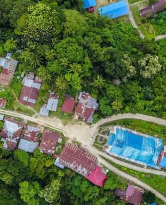 Desa Dulumai dari udara. Desa Dulumai merupakan salah satu desa yang terletak jauh dari keramaian kota. Foto : Mosintuwu/Ray