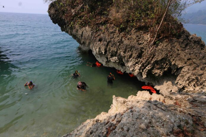 Jelajah Danau Poso